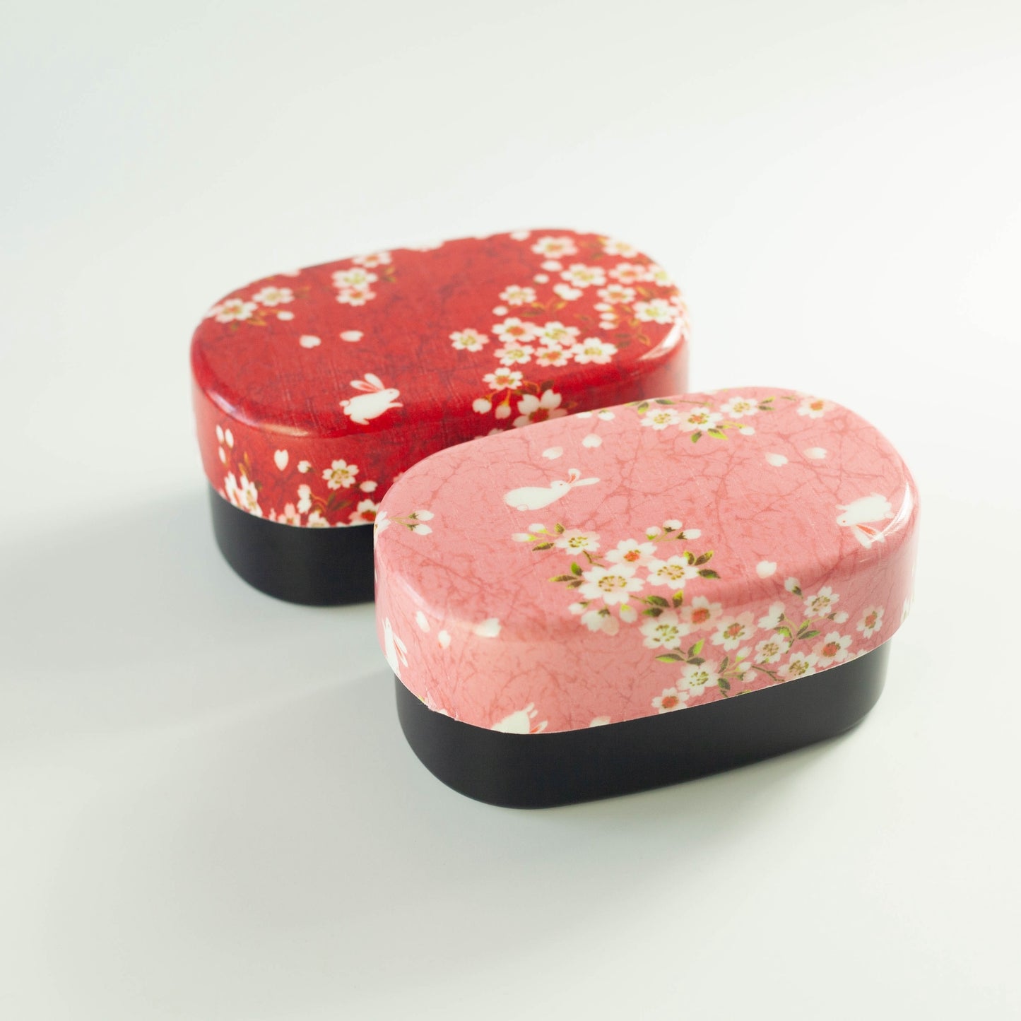 Caja Bento Ovalada Conejo Sakura 570ml | Rojo