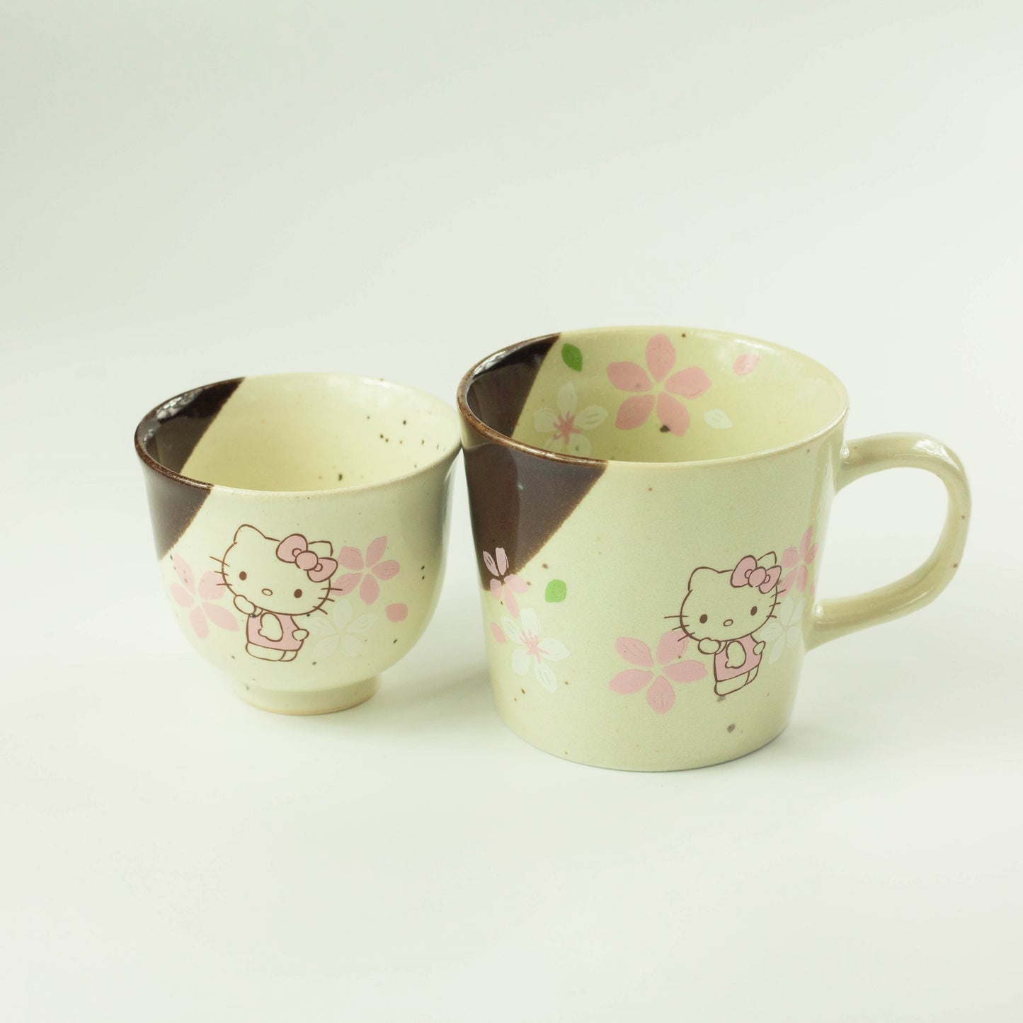 Taza Taza Hello Kitty Mino-yaki Sakura