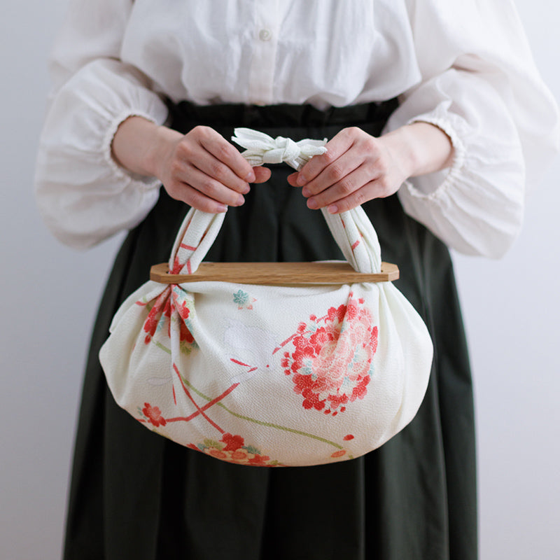 Koyomi Chirimen Furoshiki 68cm | Blumenstrauß
