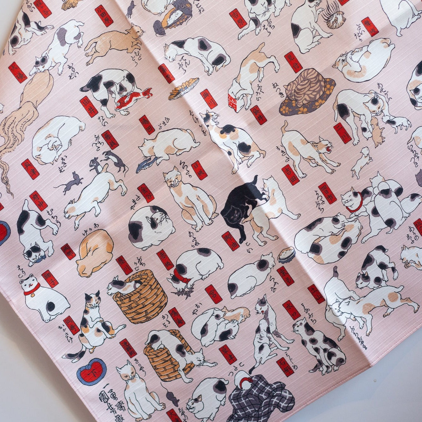 Arte Furoshiki 48cm | Gatos que muestran las cincuenta y tres estaciones del Tokaido