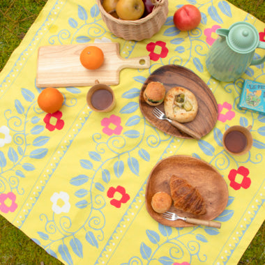 Aquadrop Water-Repellent Organic Cotton Furoshiki 100cm | Floral Arabesque Yellow