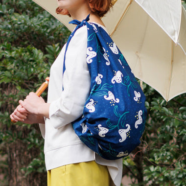 Aquadrop Water-Repellent Organic Cotton Furoshiki 100cm | Navy Lillies
