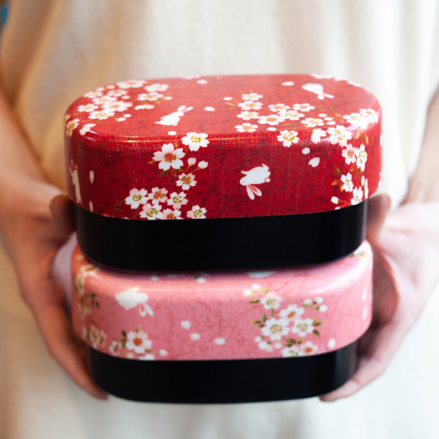 Caja Bento Ovalada Conejo Sakura 830ml | Rojo