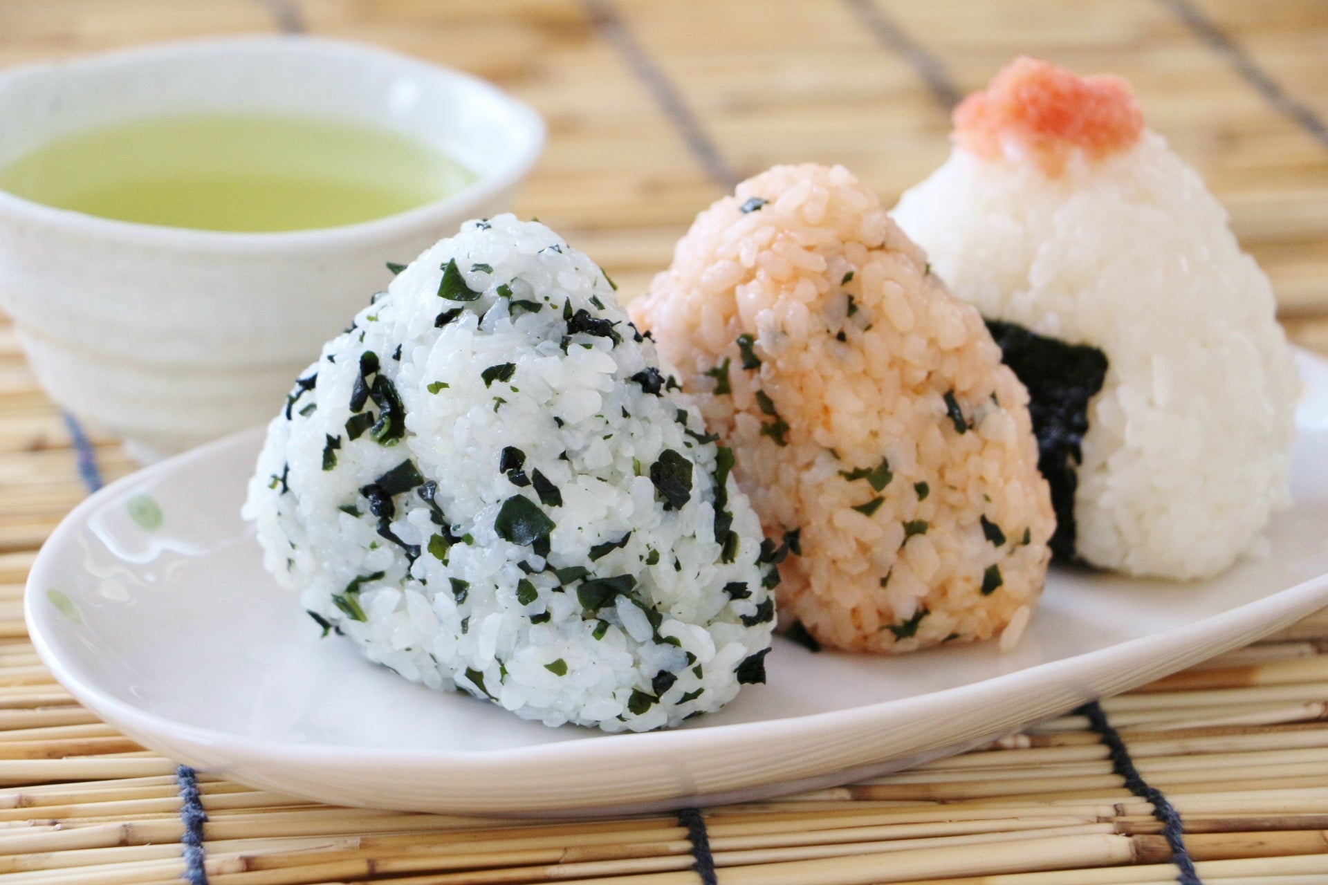 The Easiest Way to Make Beautiful Onigiri