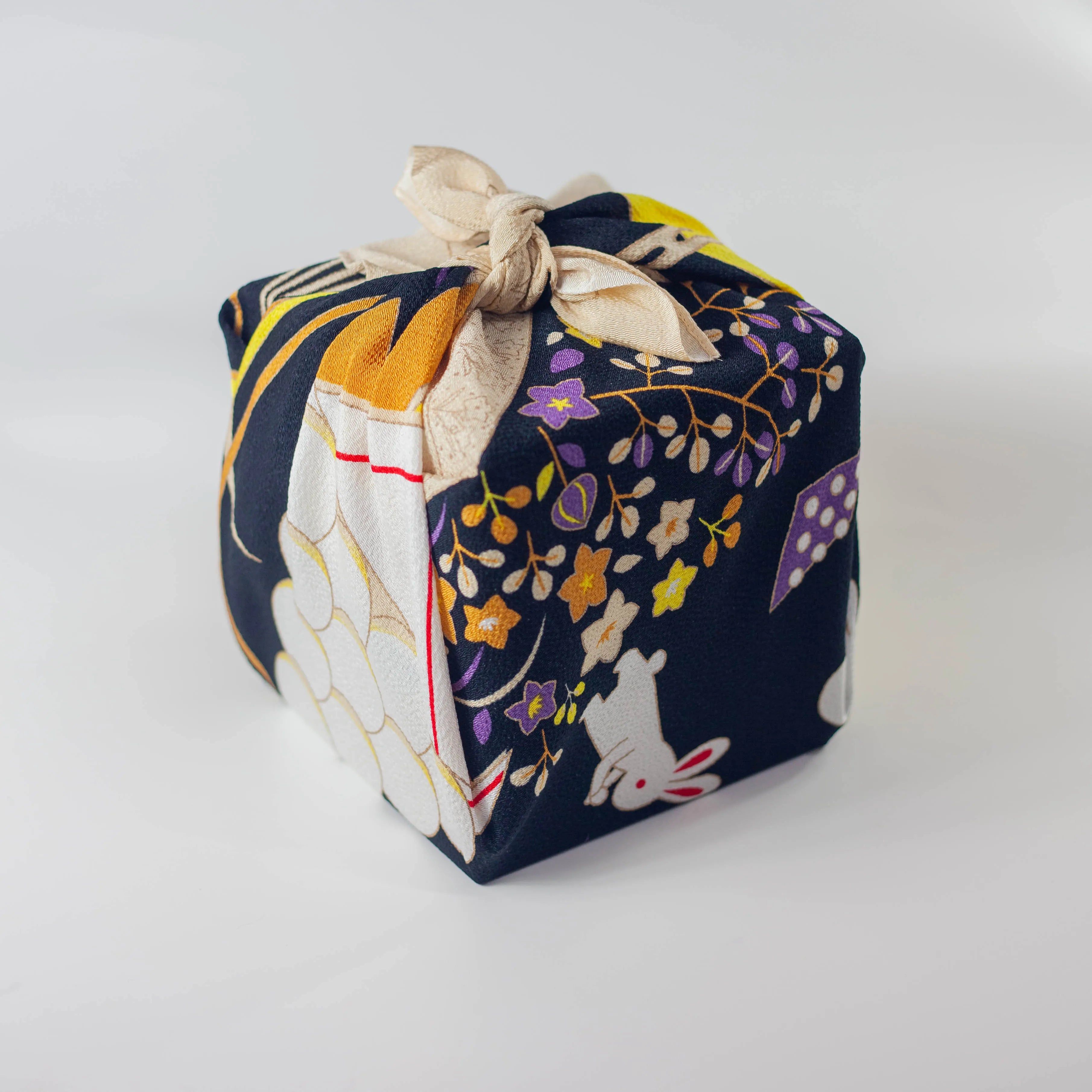 Saijiki Furoshiki 68cm | O Tsukimi