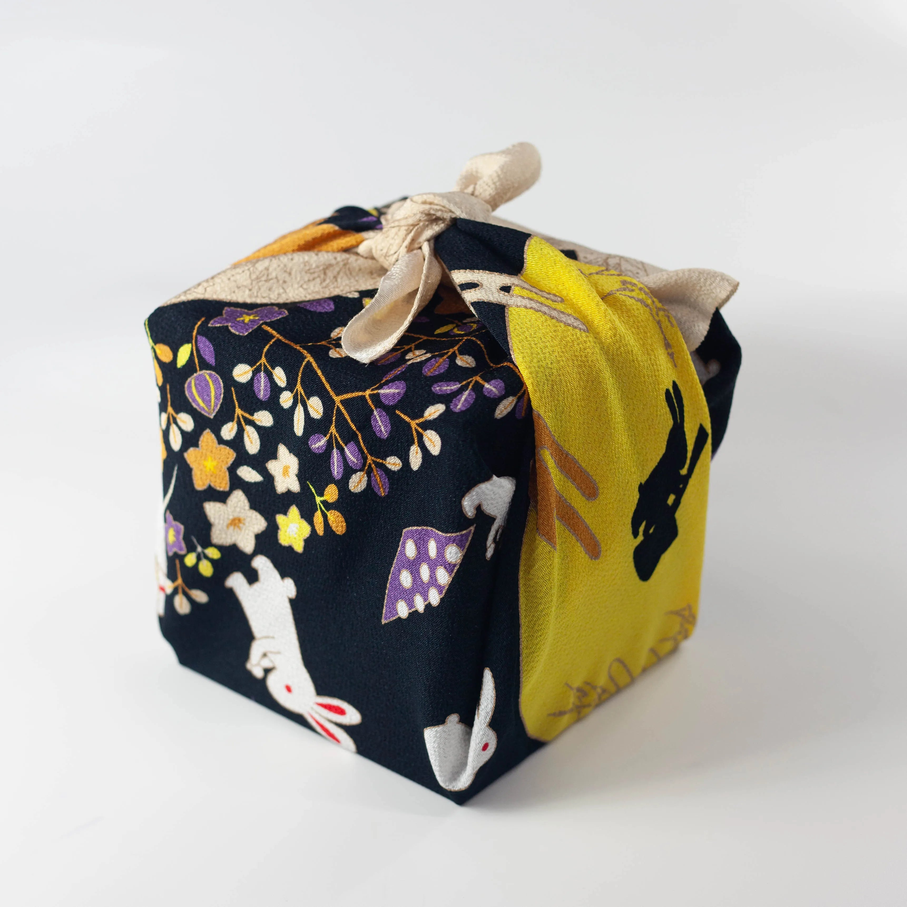 Saijiki Furoshiki 68cm | O Tsukimi