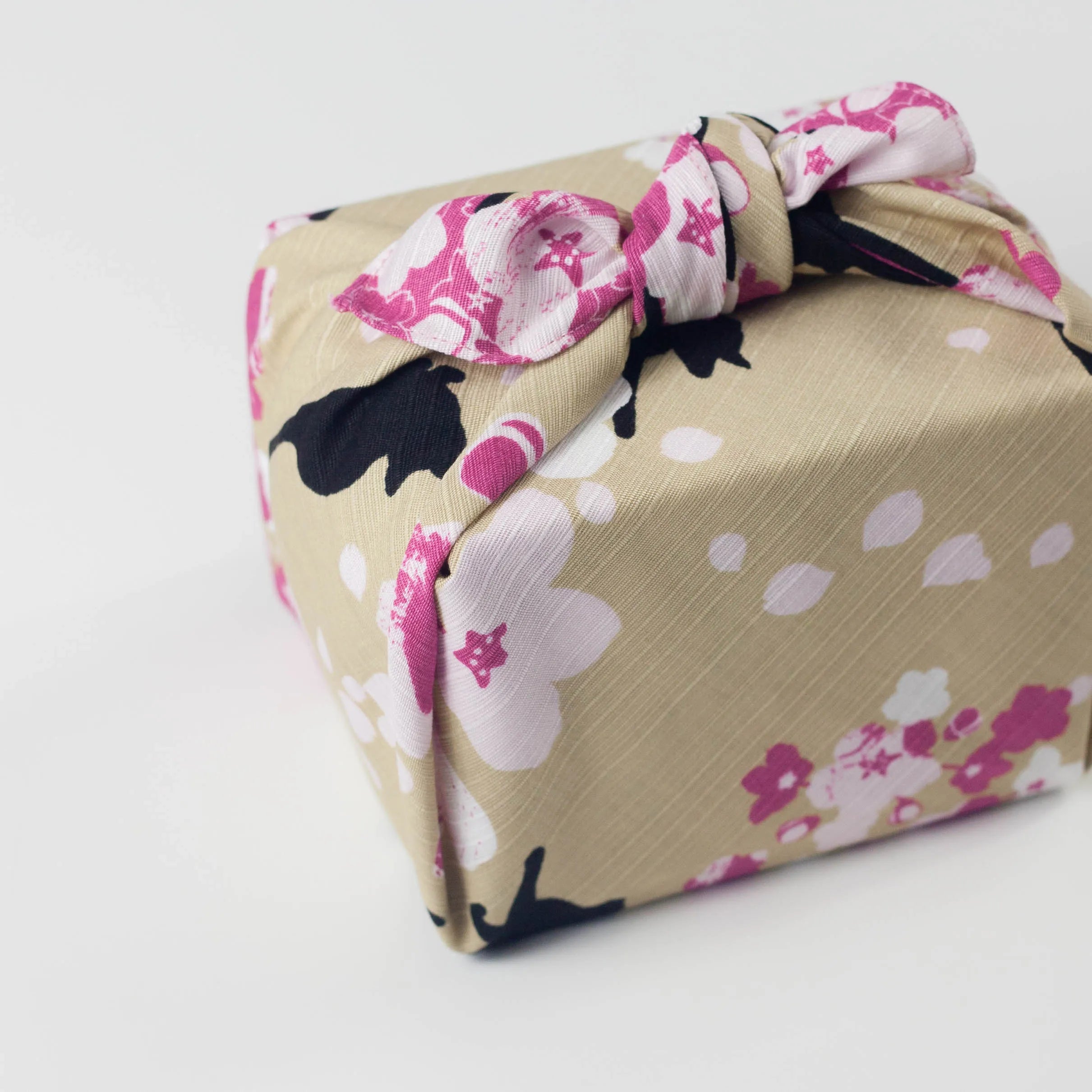 Sakura Yuho Neko Furoshiki 50cm