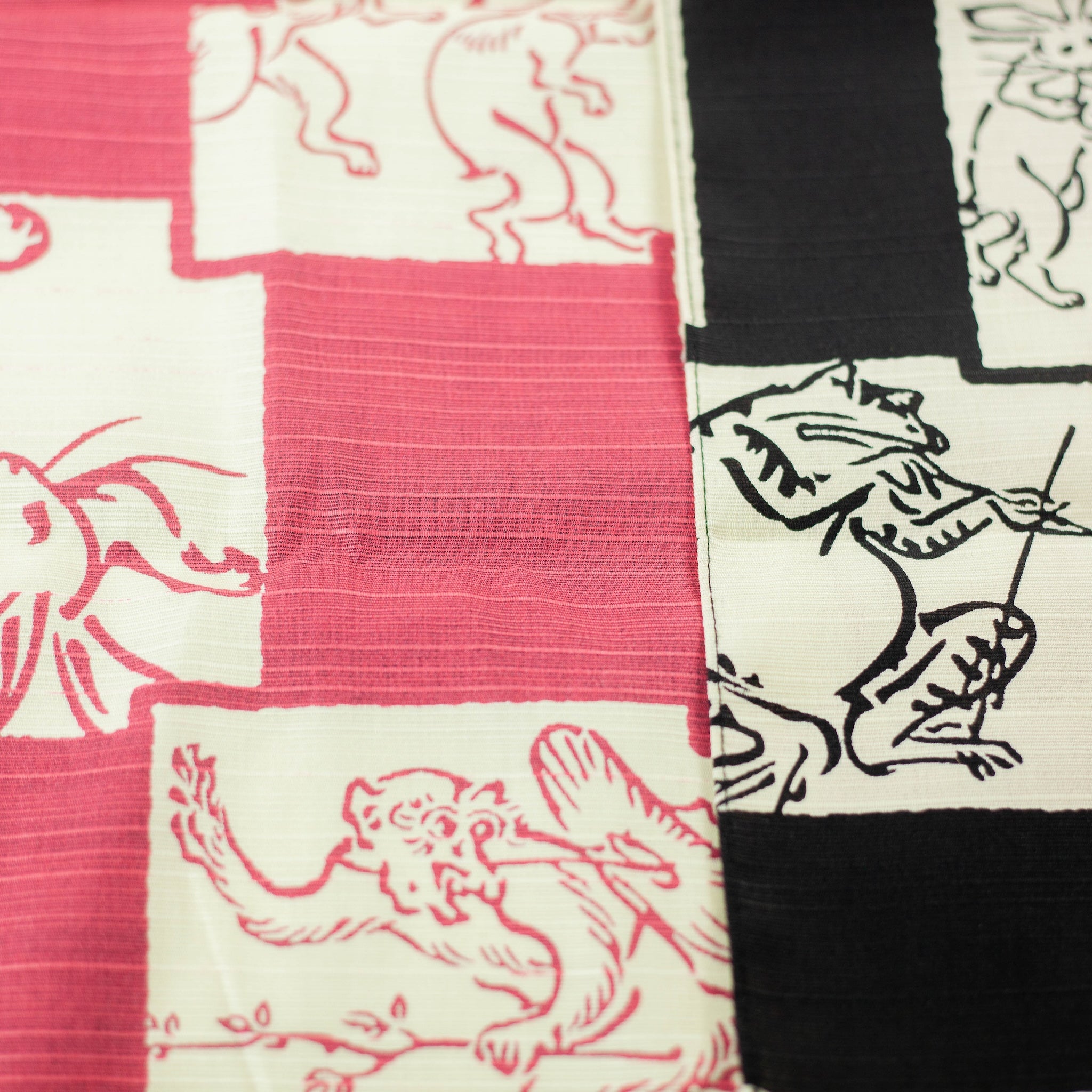 Chojyugiga Reversible Furoshiki 50cm | Black & Pink