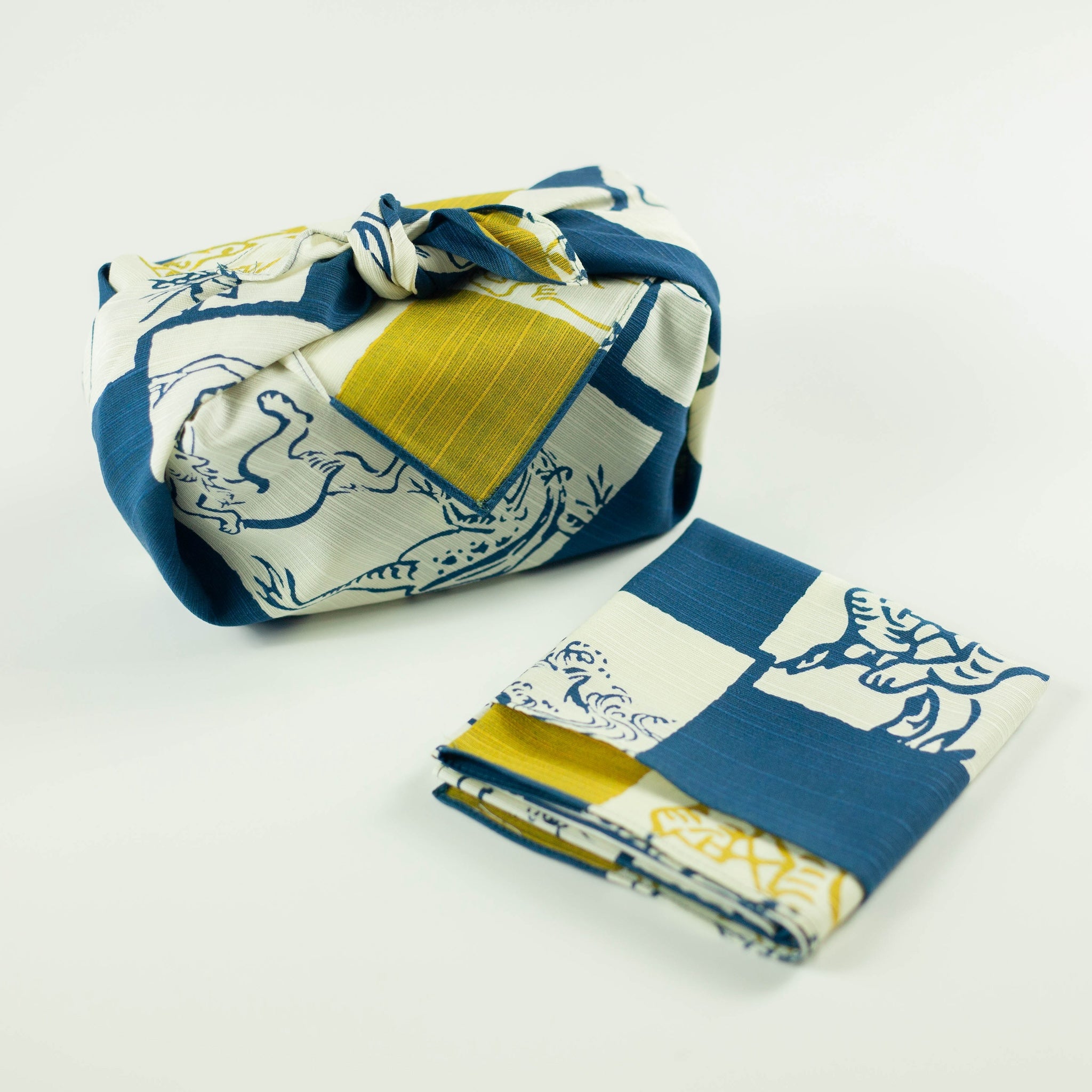 Chojyugiga Reversible Furoshiki 50cm (blue/yellow)