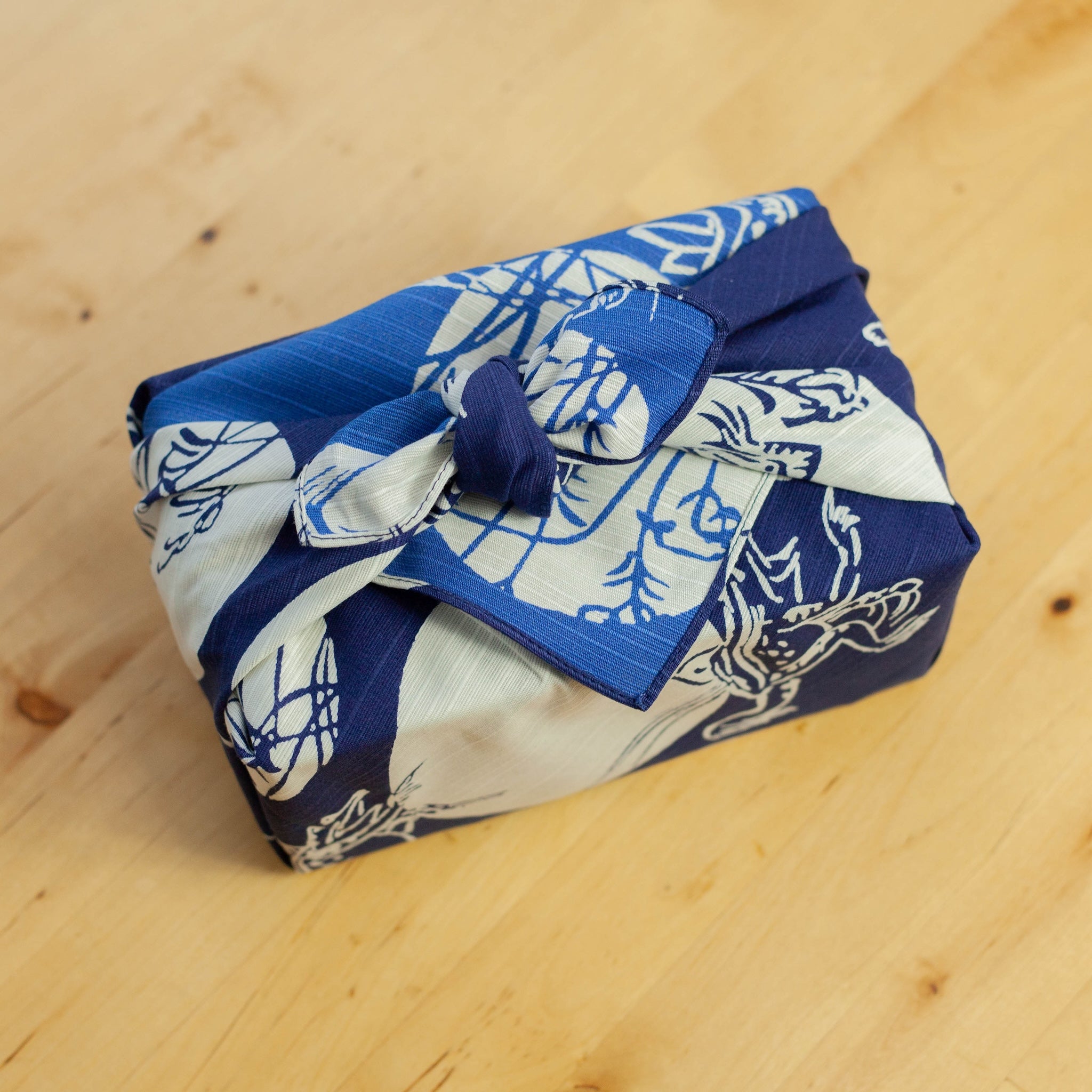 Chojyugiga Reversible Furoshiki 50cm | Navy & Blue