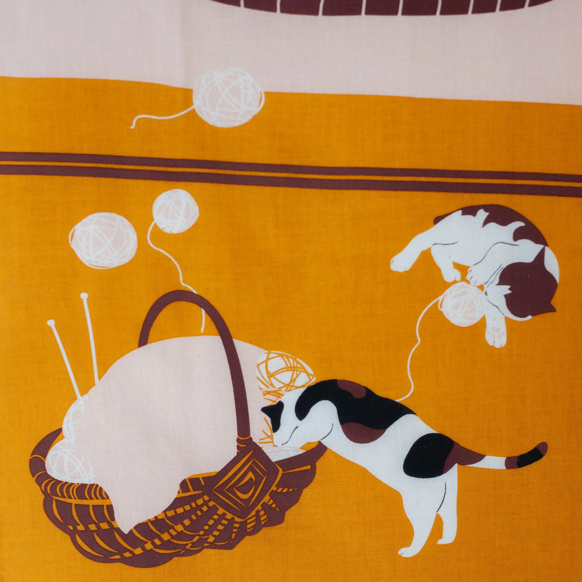 Kotatsu Neko Tenugui