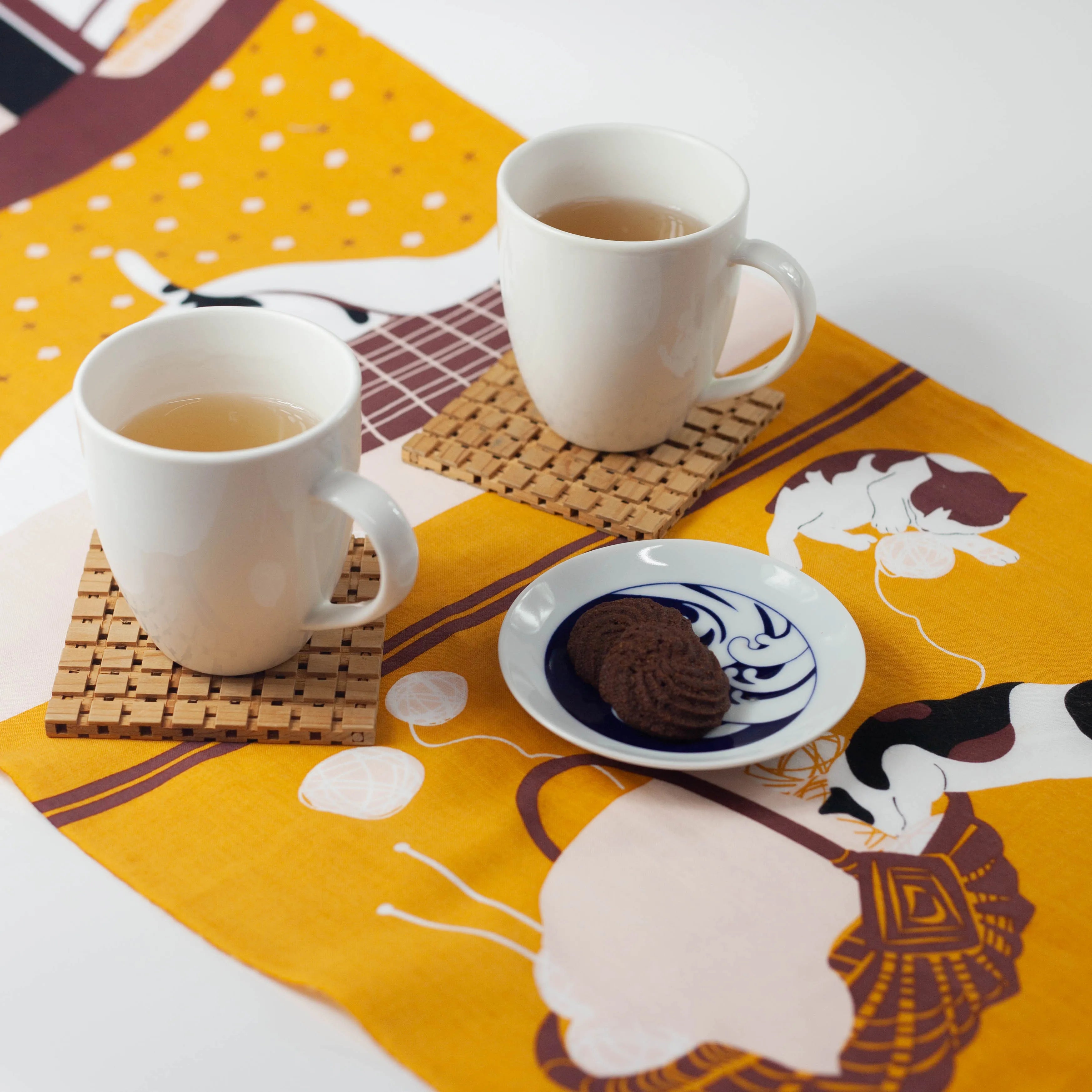 Kotatsu Neko Tenugui
