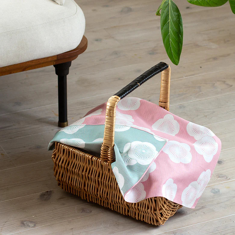 Isa Monyo Reversible Furoshiki 48cm | Ume Baby Pink &amp; Blau 