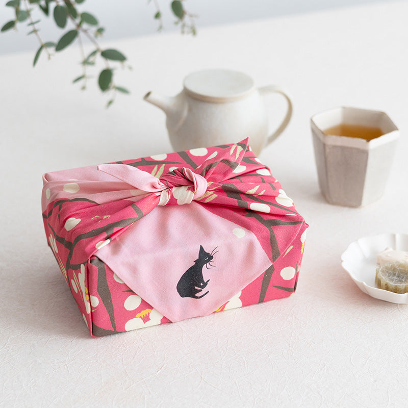 Yumeji Takehisa Furoshiki 48 cm | Ume & Neko