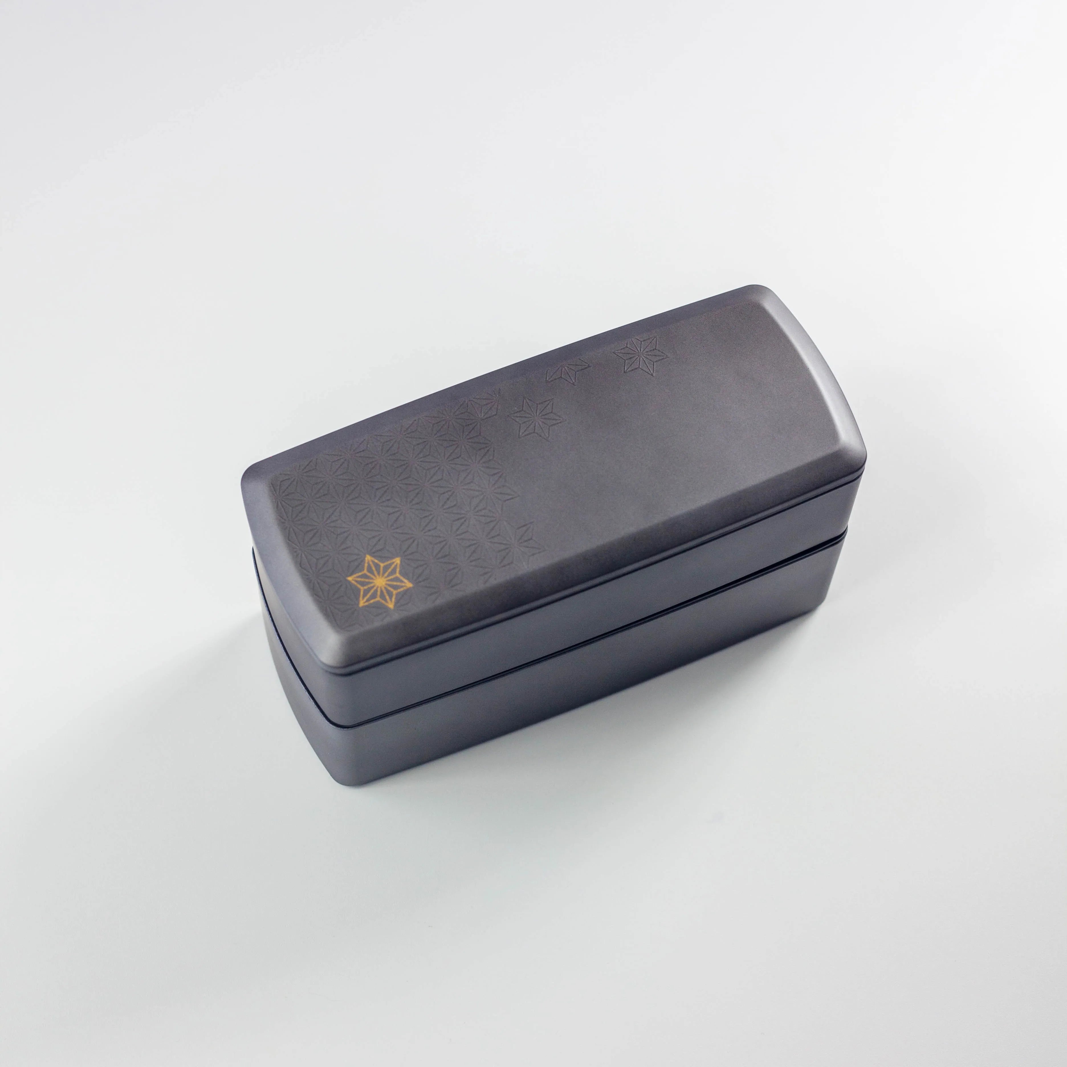 Japanische Bento-Box mit zwei Etagen