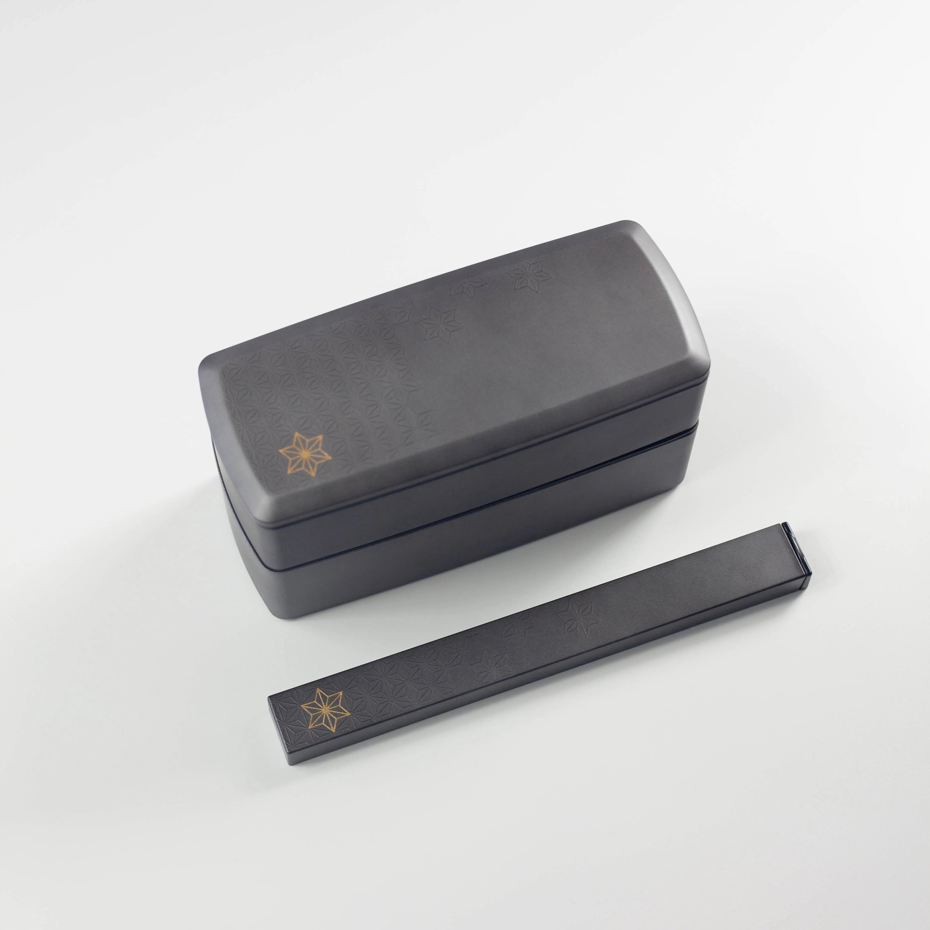 Japanische Bento-Box mit zwei Etagen