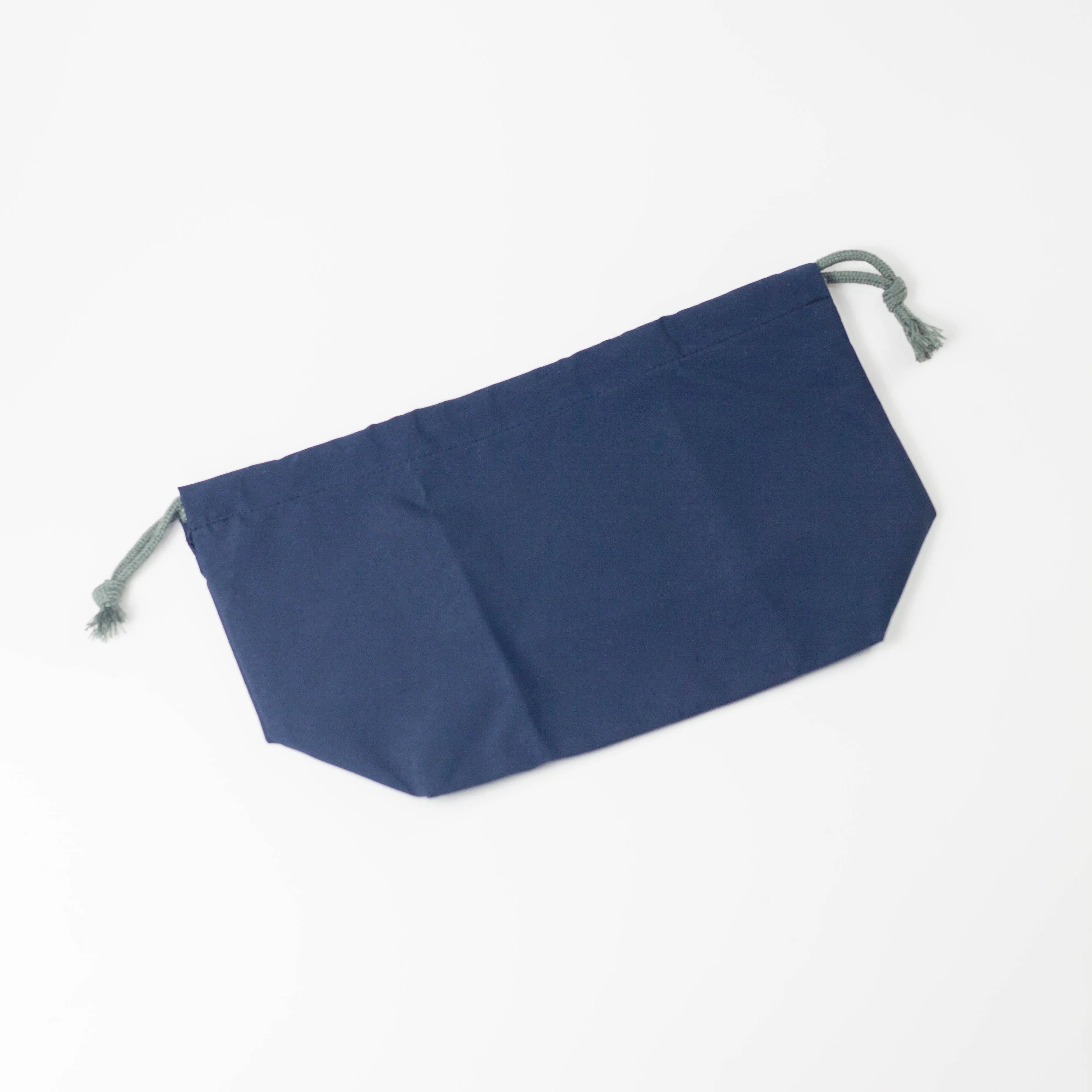 Bolsa con cordón repelente al agua