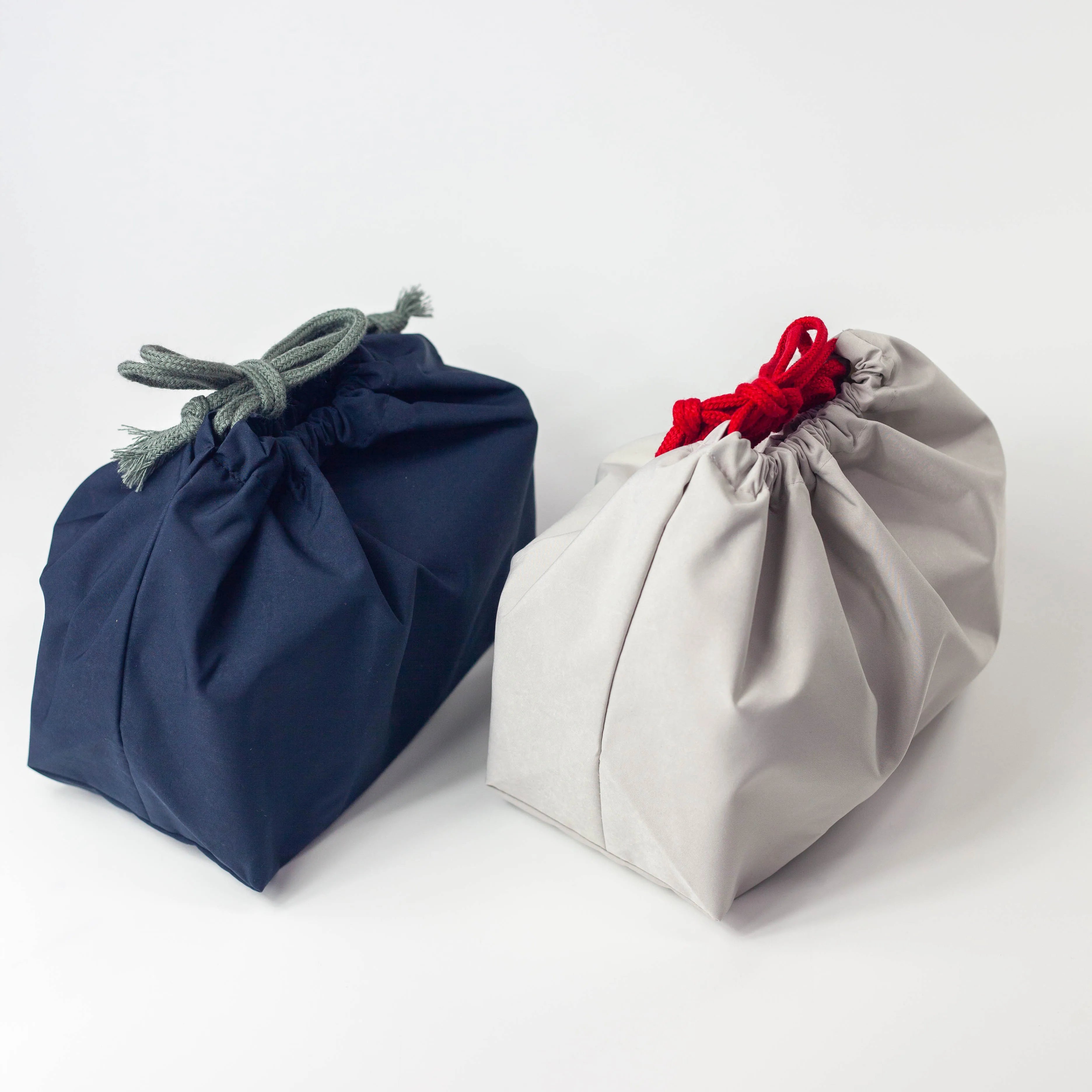 Bolsa con cordón repelente al agua