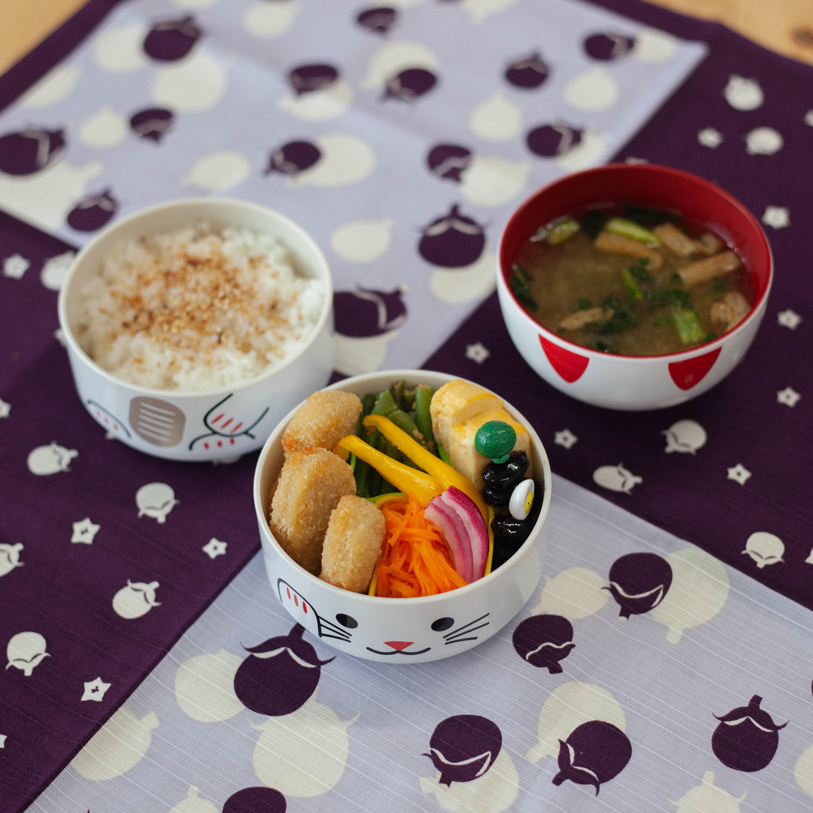 Kokeshi Bento Box | Maneki Neko White