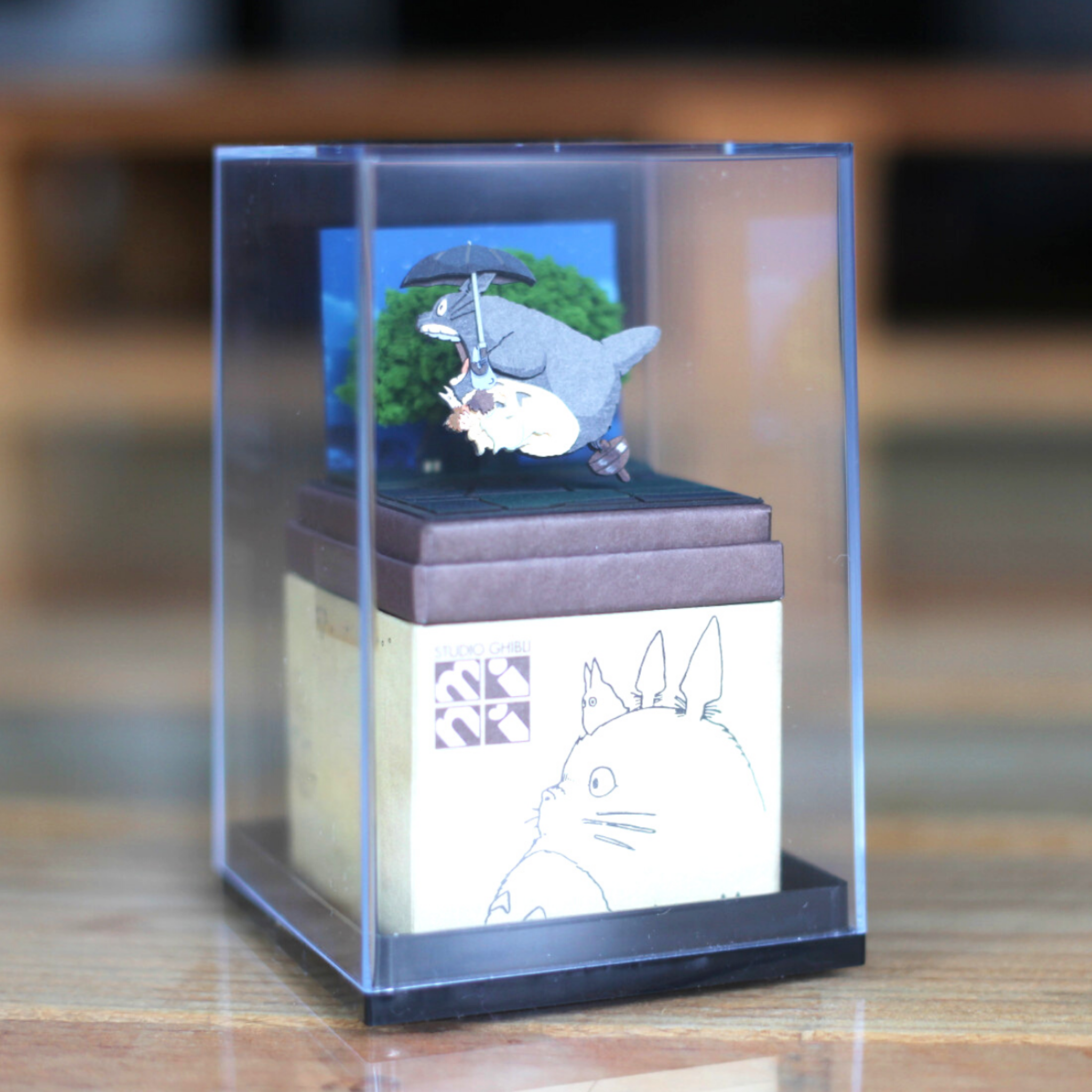 Vitrine für Miniaturkunst
