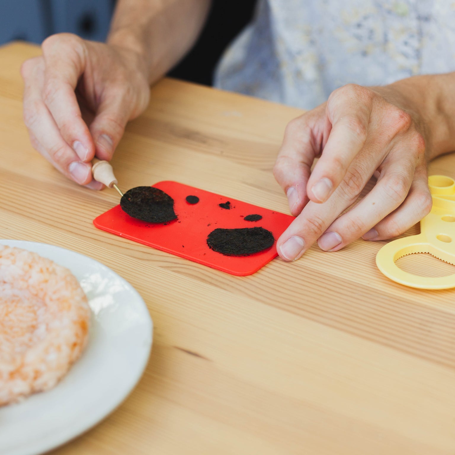 Juego de moldes para arroz al curry con animales risueños