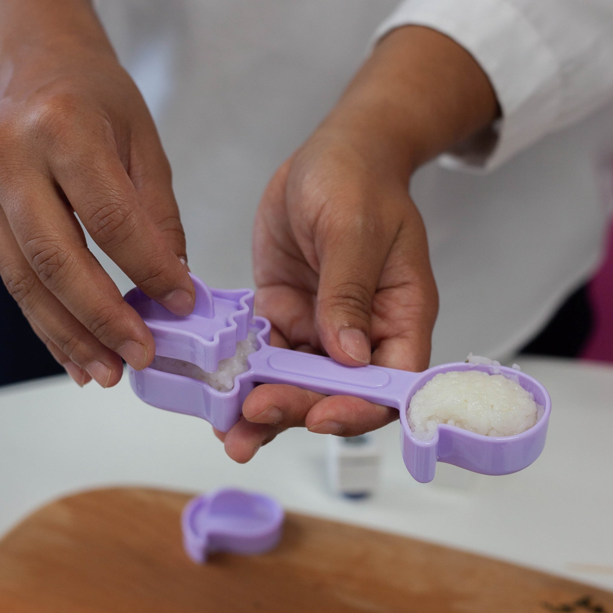 Mini fabricante de onigiri fantasma