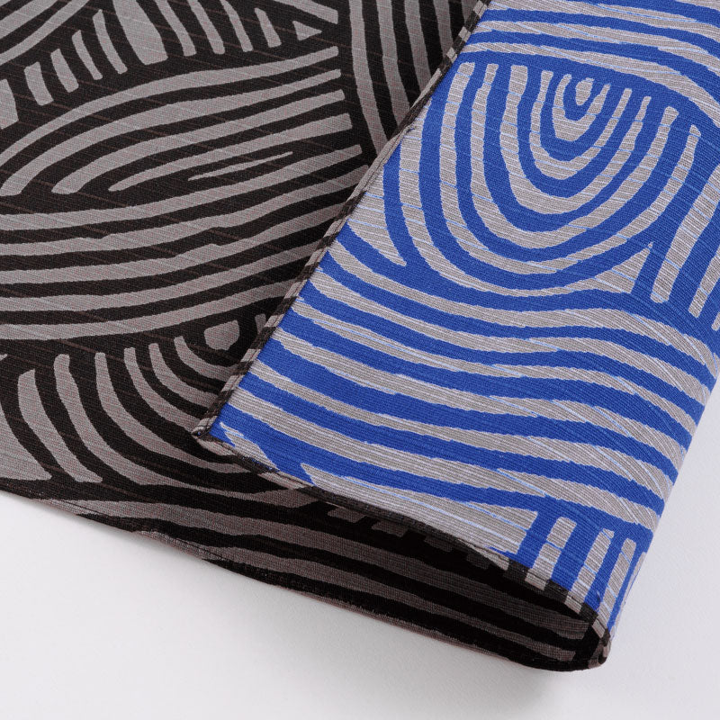 Isa Monyo Reversible Furoshiki 48cm | Knotengrau und Blau 