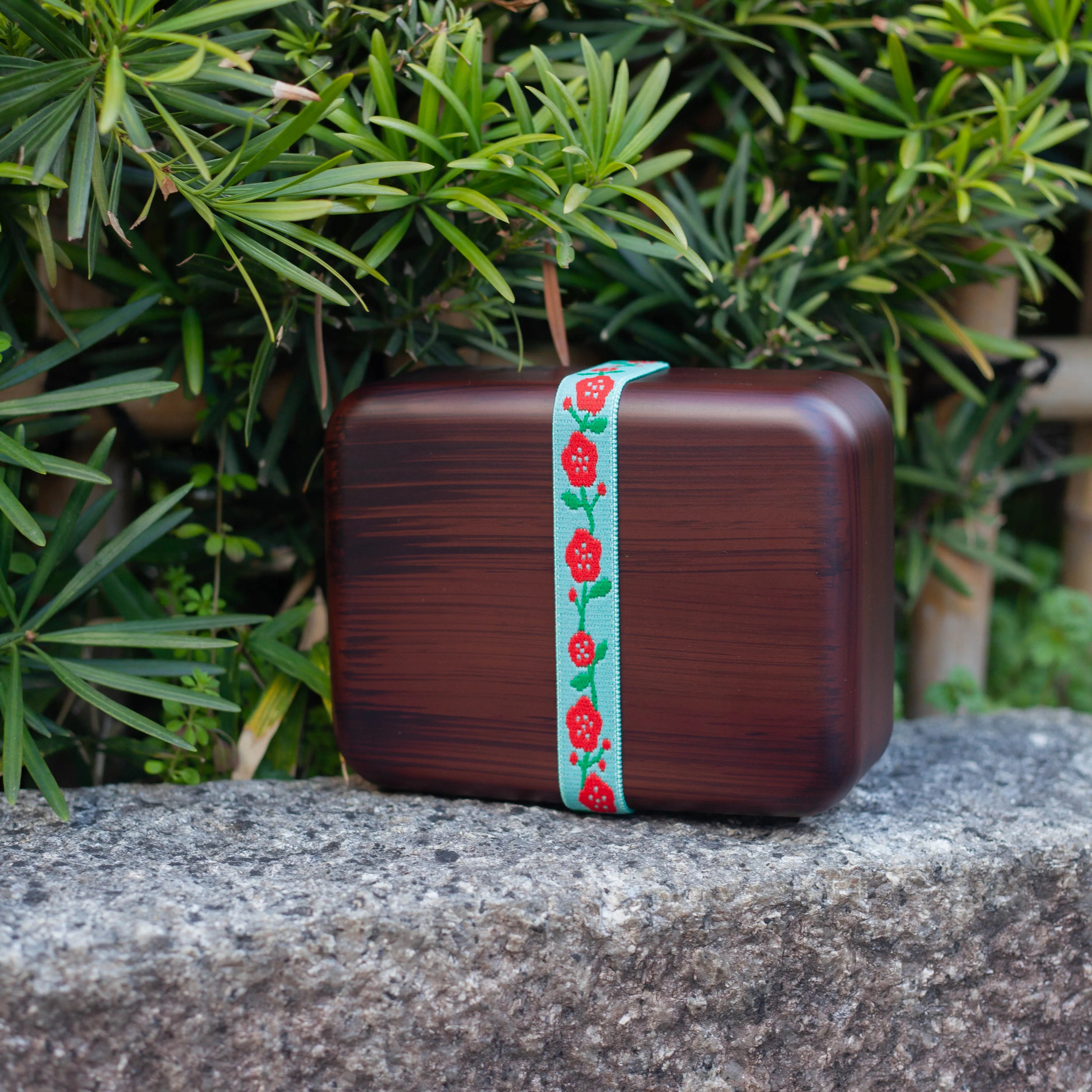 Lunch Band Musubi | 27 cm Retro Tsubaki