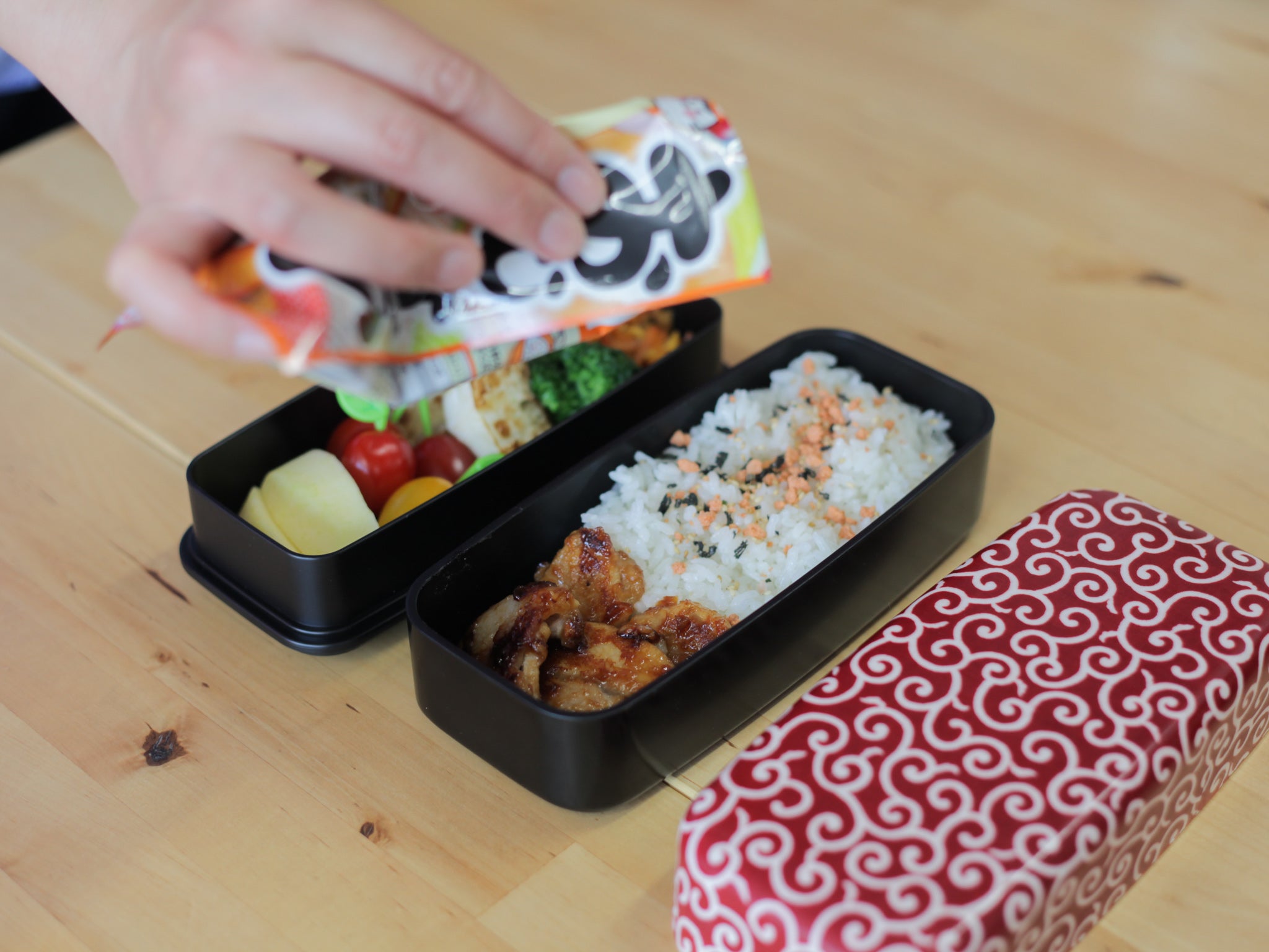 Furikake Omusubi Yama | Batido de Wakame (alga salmón)