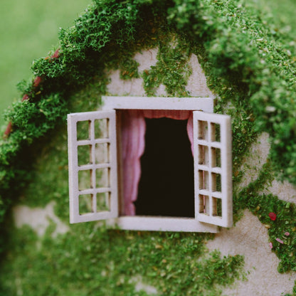 Ghibli Miniaturkunst | Kikis Lieferservice: Okinos Haus (groß)