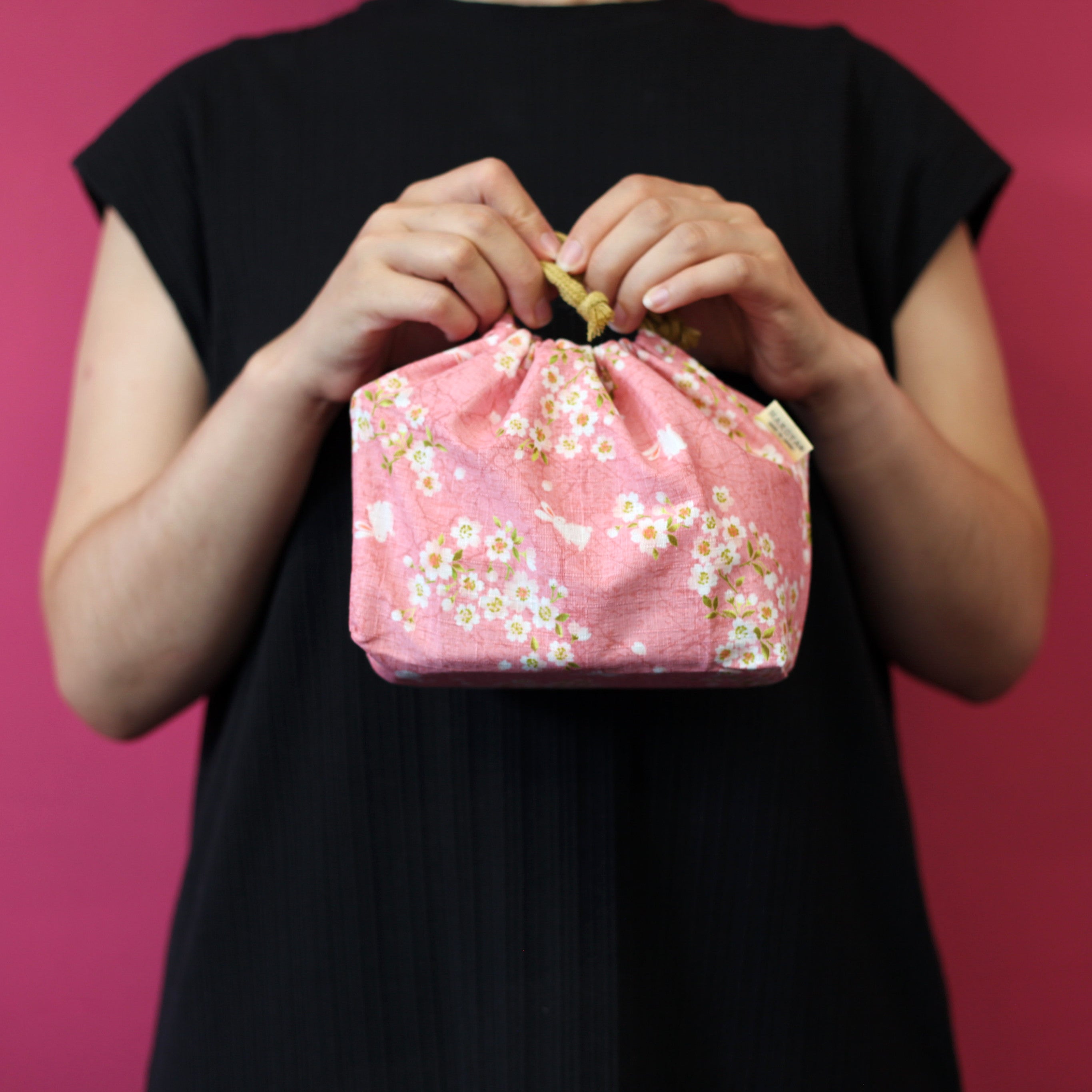 Hermes Rose Sakura 3Q Pink Swift Mini Lindy Handbag Bag – MAISON de LUXE