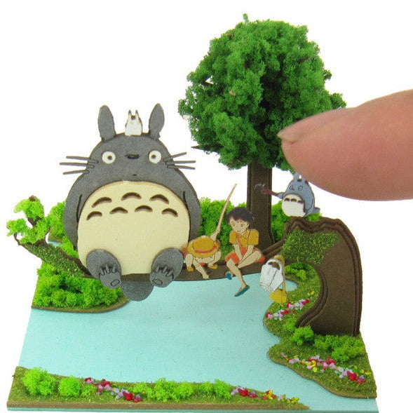 https://en.bentoandco.com/cdn/shop/products/Totoro-Satsuki-Mei-6.jpg?v=1697161730&width=1445