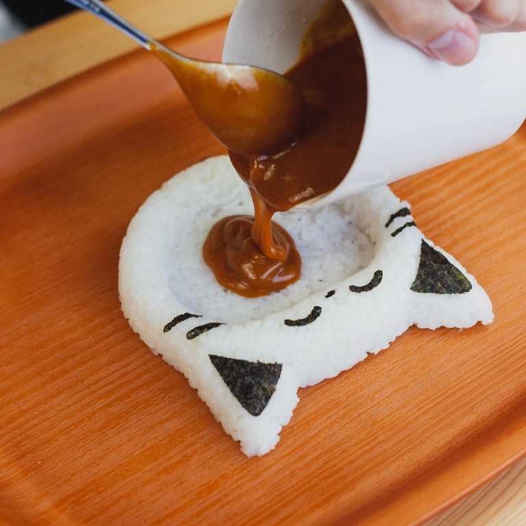 Juego de moldes para arroz al curry con animales risueños